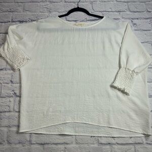White RJ 220 Blouse. 3/4 Length Gathered/Elastic Sleeves. Size Small.